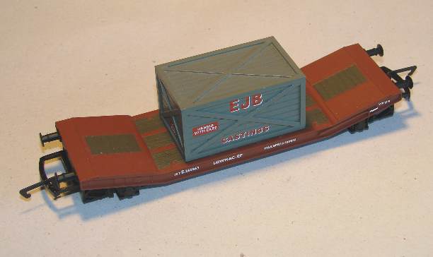 Hornby R6240 Lowmac wagon and EJB Castings load